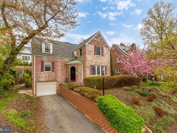 4809 WELLINGTON DRIVE , CHEVY CHASE, MD 20815