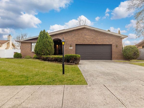 8847 Meade Avenue , Oak Lawn, IL 60453