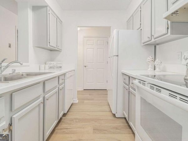 300 Johnson Ferry Road NE, Unit A203, Sandy Springs, GA 30328