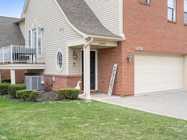 43492 Pendleton Circle , Sterling Heights, MI 48313