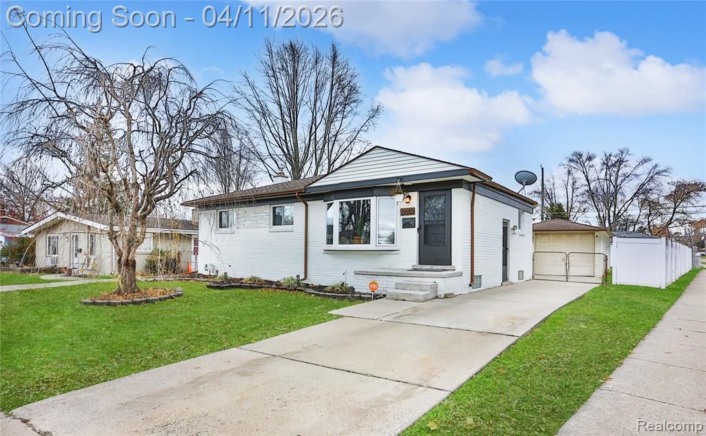 22904 Detour Street, Saint Clair Shores, MI 48082 Main Photo