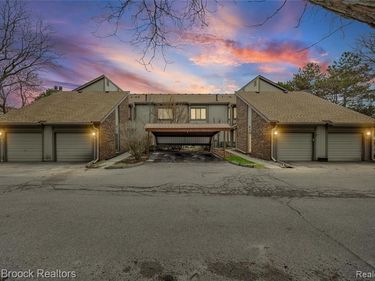 7443 Brynmawr Court, West Bloomfield Twp, MI 48322
