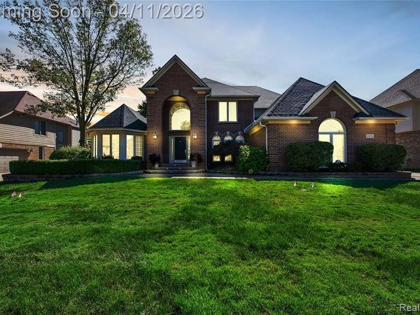 2976 Mangrove Drive, Sterling Heights, MI 48314