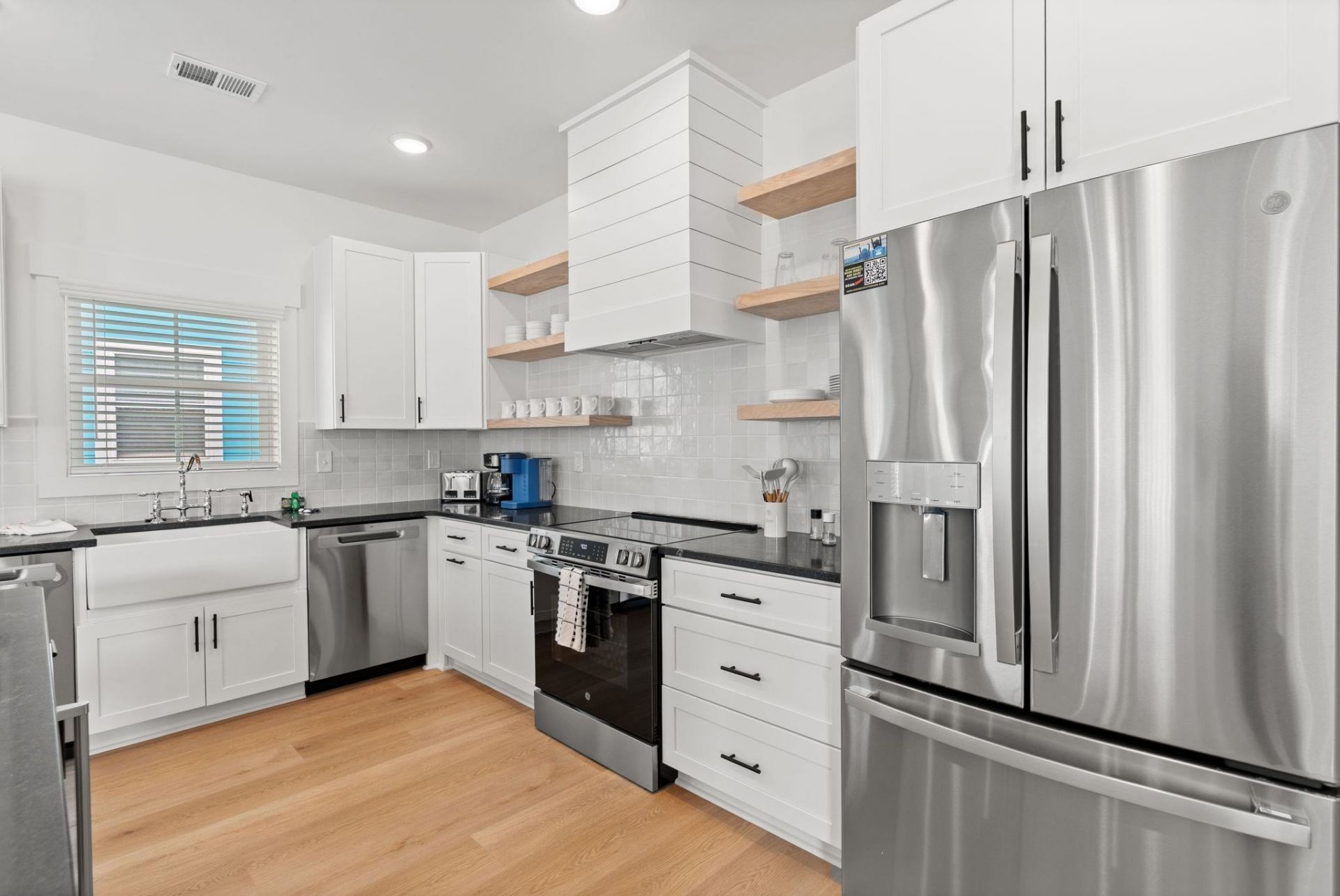 1211 N Waccamaw Dr. Photo 15