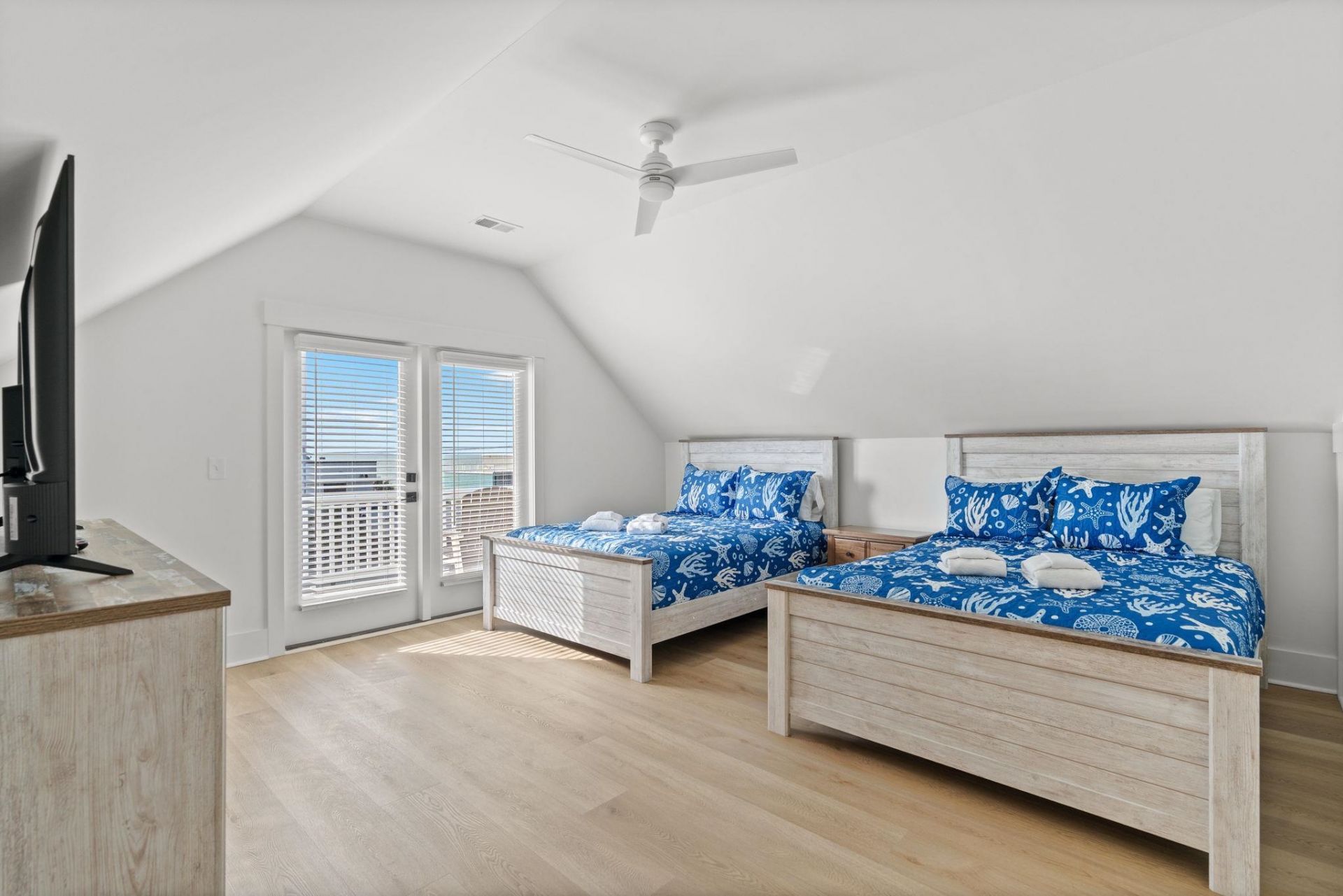 1211 N Waccamaw Dr. Photo 32