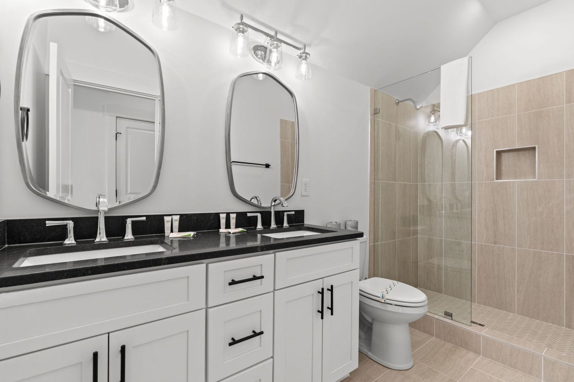 1211 N Waccamaw Dr. Photo 33