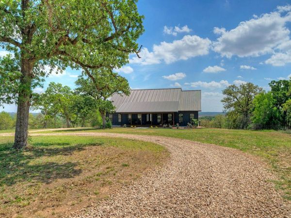 198 Rolling Oak DR, Elgin, TX 78621