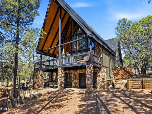 2250 Grizzly Drive, Overgaard, AZ 85933