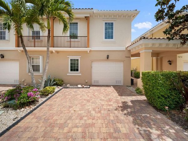 7668 BERGAMO AVENUE , SARASOTA, FL 34238