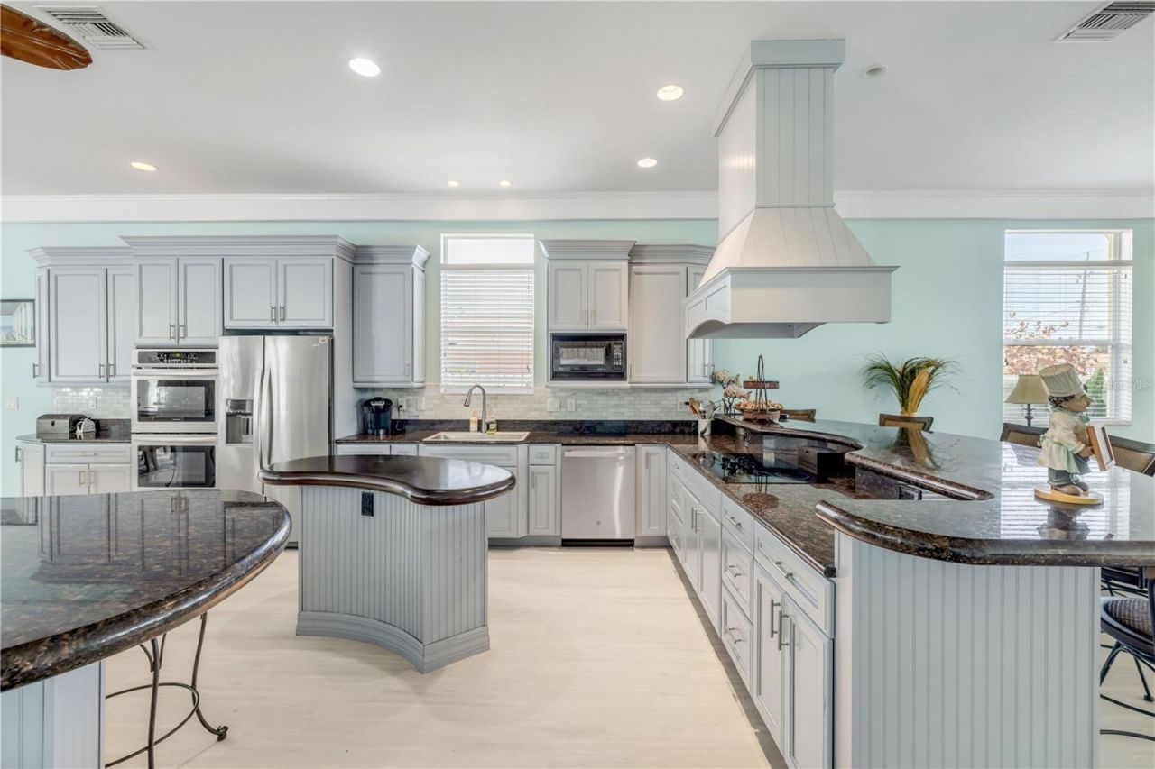 708 Ocean Avenue, New Smyrna Beach, FL 32169 Photo