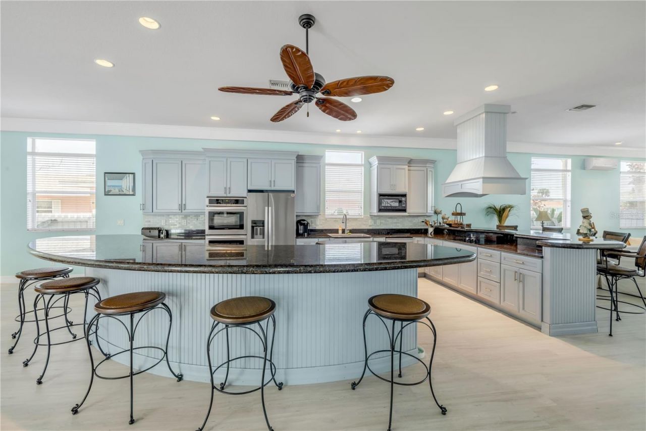 708 Ocean Avenue, New Smyrna Beach, FL 32169 Photo