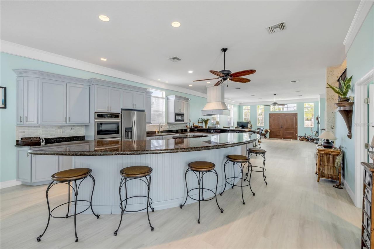 708 Ocean Avenue, New Smyrna Beach, FL 32169 Photo