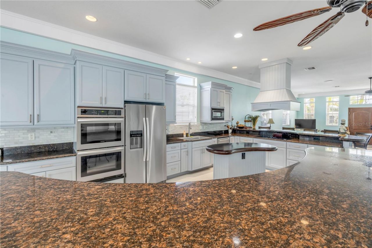 708 Ocean Avenue, New Smyrna Beach, FL 32169 Photo