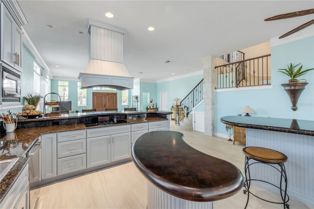 708 Ocean Avenue, New Smyrna Beach, FL 32169 Photo