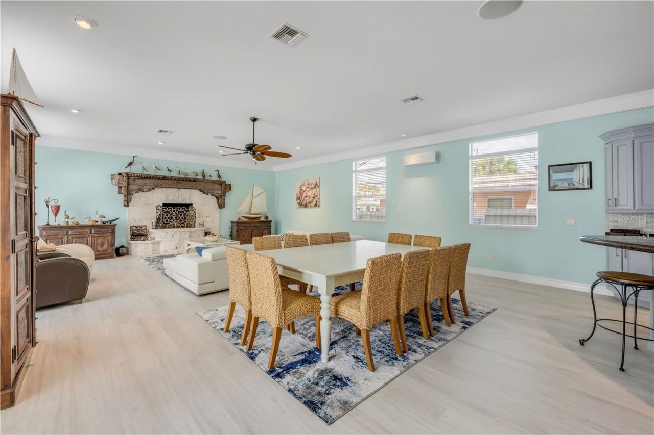 708 Ocean Avenue, New Smyrna Beach, FL 32169 Photo