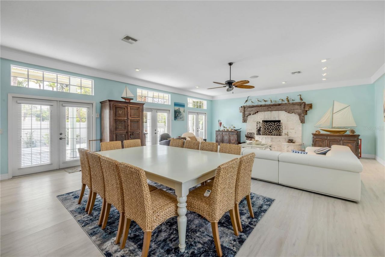 708 Ocean Avenue, New Smyrna Beach, FL 32169 Photo