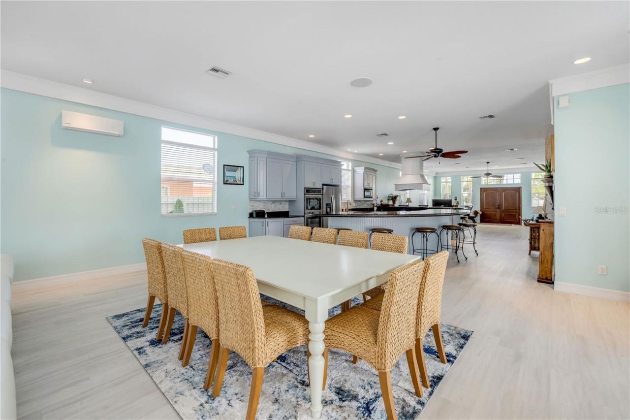 708 Ocean Avenue, New Smyrna Beach, FL 32169 Photo