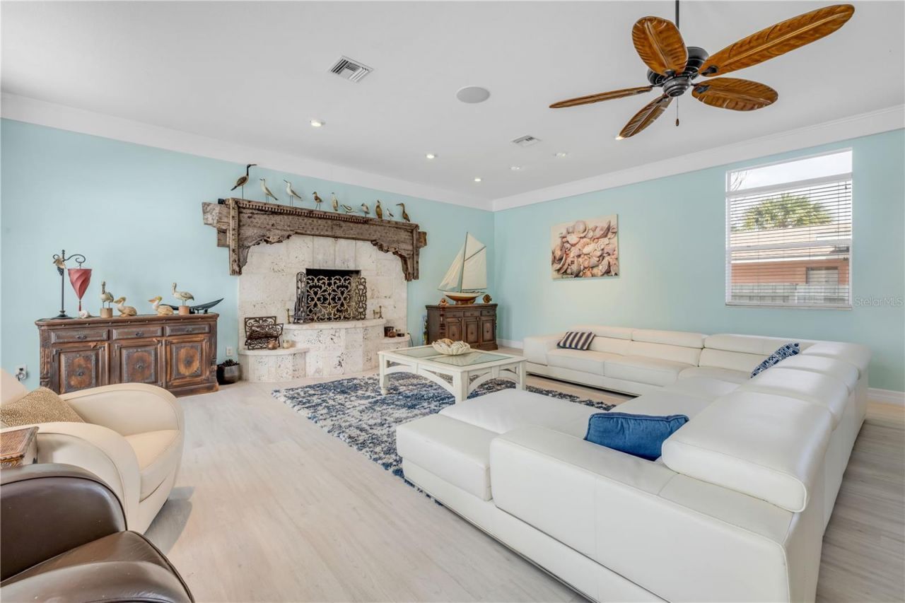 708 Ocean Avenue, New Smyrna Beach, FL 32169 Photo