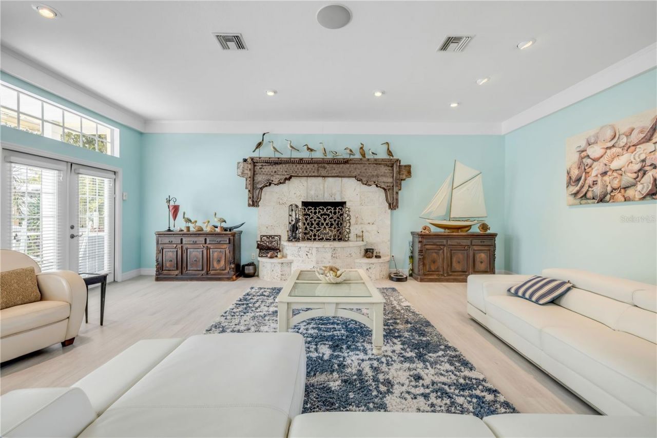 708 Ocean Avenue, New Smyrna Beach, FL 32169 Photo