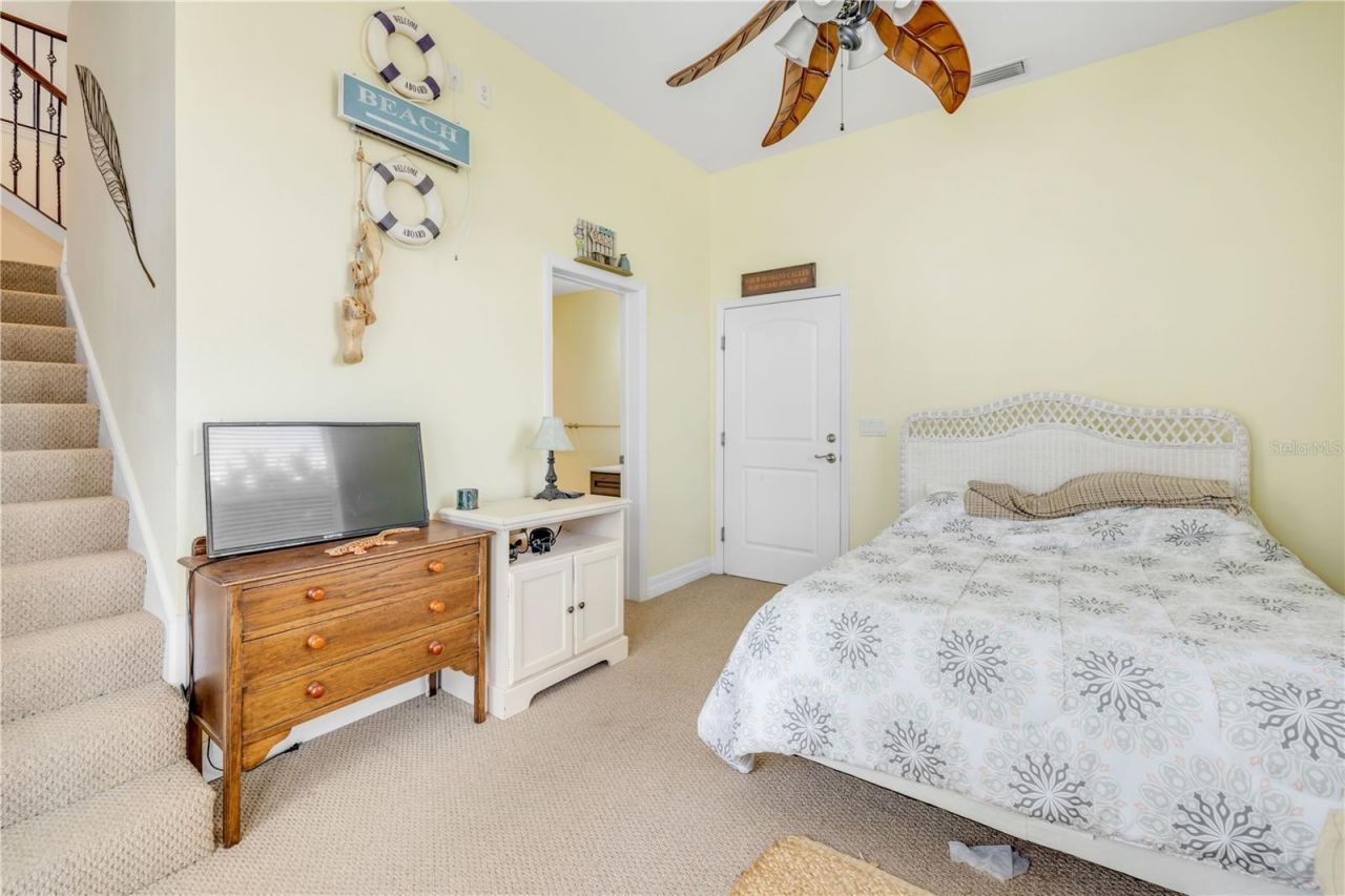 708 Ocean Avenue, New Smyrna Beach, FL 32169 Photo