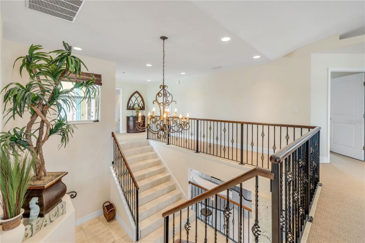 708 Ocean Avenue, New Smyrna Beach, FL 32169 Photo