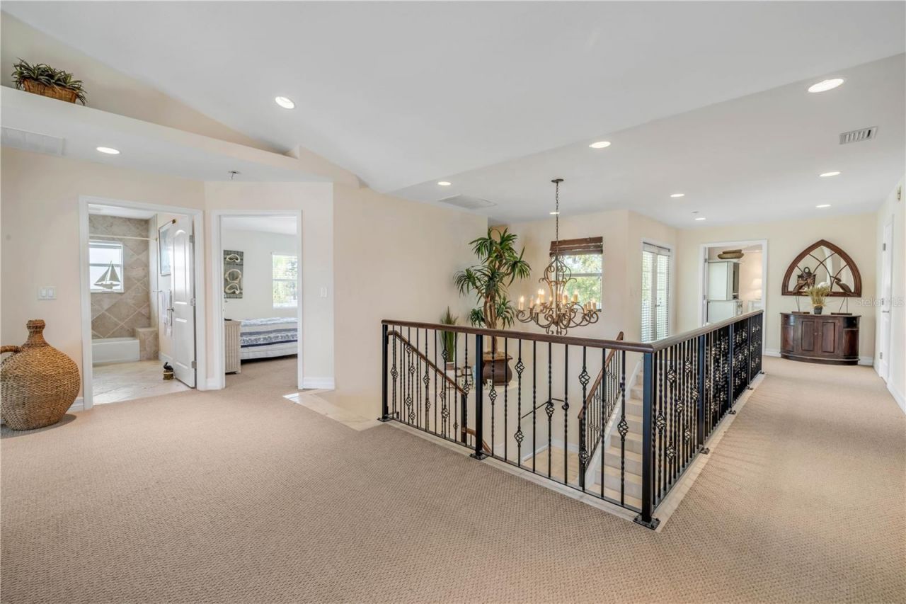 708 Ocean Avenue, New Smyrna Beach, FL 32169 Photo