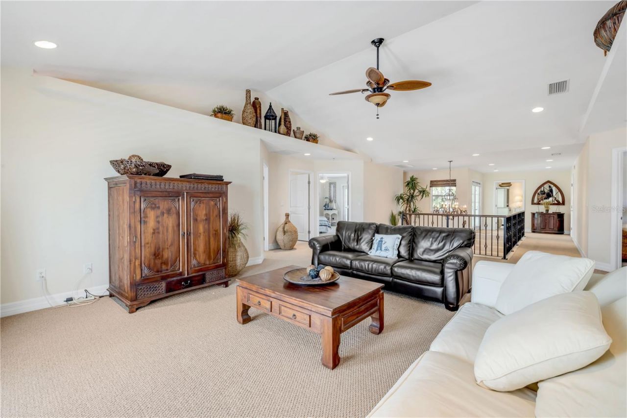 708 Ocean Avenue, New Smyrna Beach, FL 32169 Photo