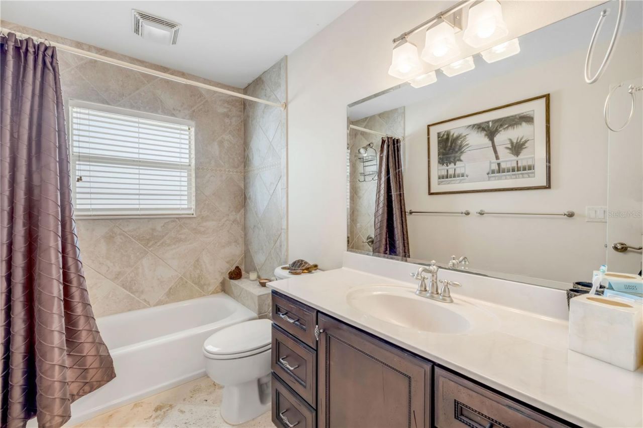 708 Ocean Avenue, New Smyrna Beach, FL 32169 Photo