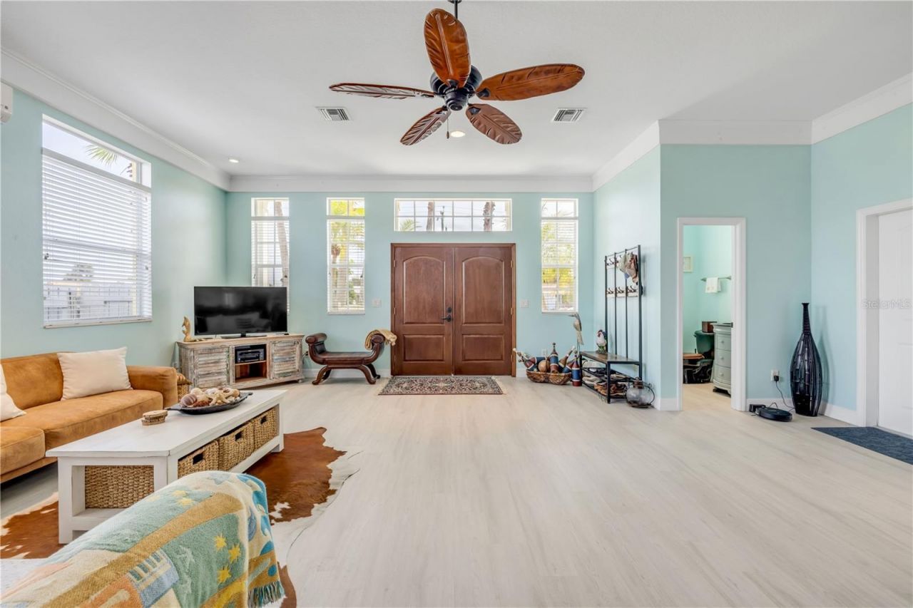 708 Ocean Avenue, New Smyrna Beach, FL 32169 Photo