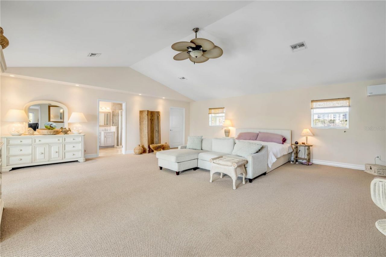 708 Ocean Avenue, New Smyrna Beach, FL 32169 Photo