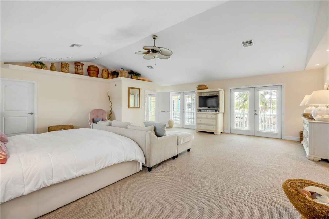 708 Ocean Avenue, New Smyrna Beach, FL 32169 Photo