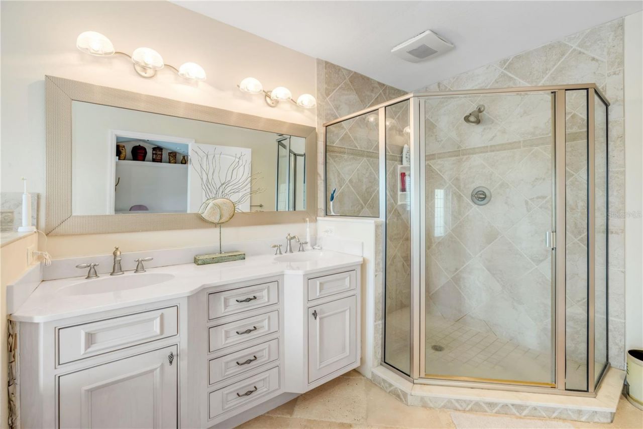 708 Ocean Avenue, New Smyrna Beach, FL 32169 Photo