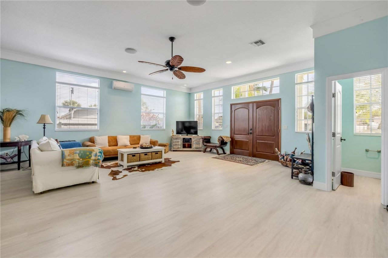 708 Ocean Avenue, New Smyrna Beach, FL 32169 Photo