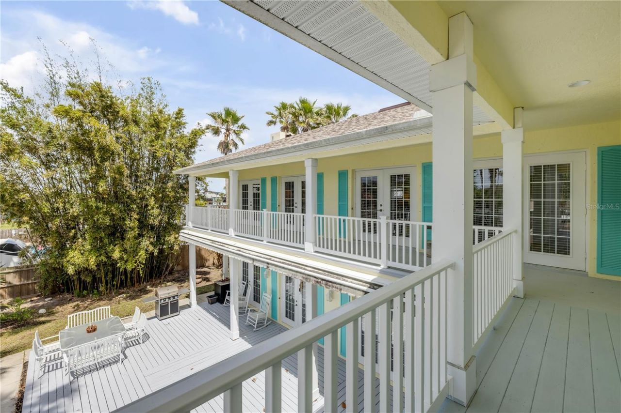 708 Ocean Avenue, New Smyrna Beach, FL 32169 Photo