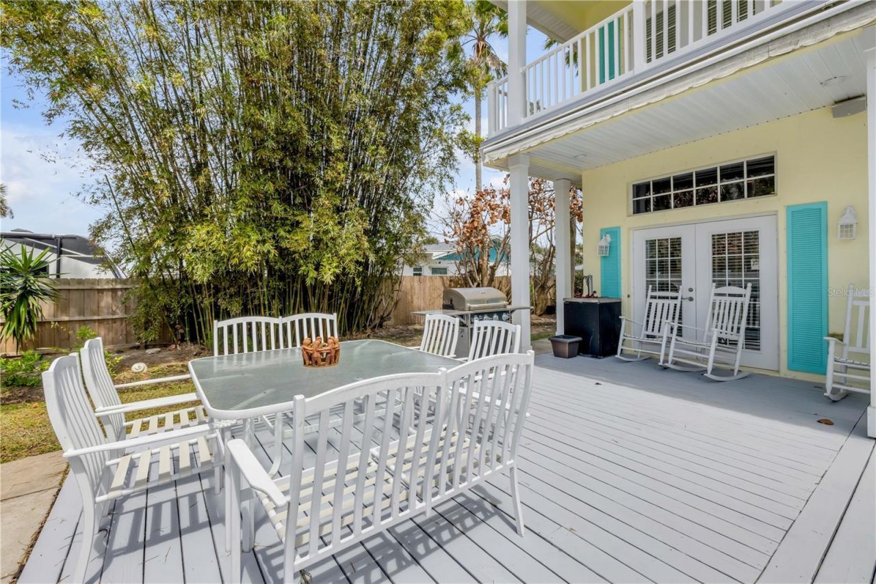 708 Ocean Avenue, New Smyrna Beach, FL 32169 Photo