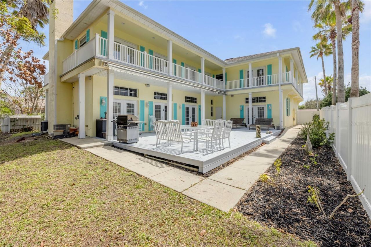 708 Ocean Avenue, New Smyrna Beach, FL 32169 Photo