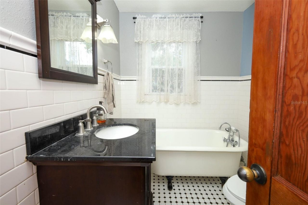 665 Lake Mills Road , Chuluota, FL 32766 Photo