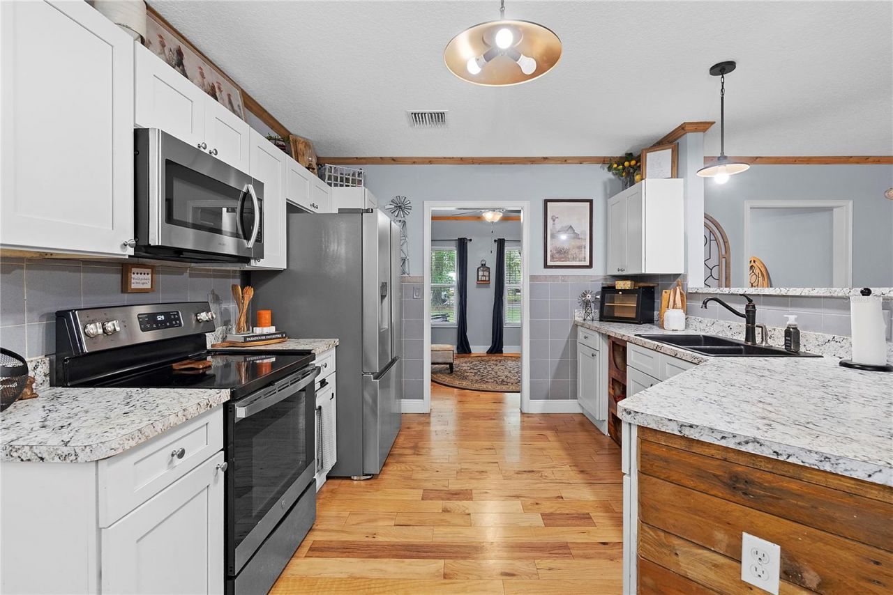 443 N High Street , Lake Helen, FL 32744 Photo