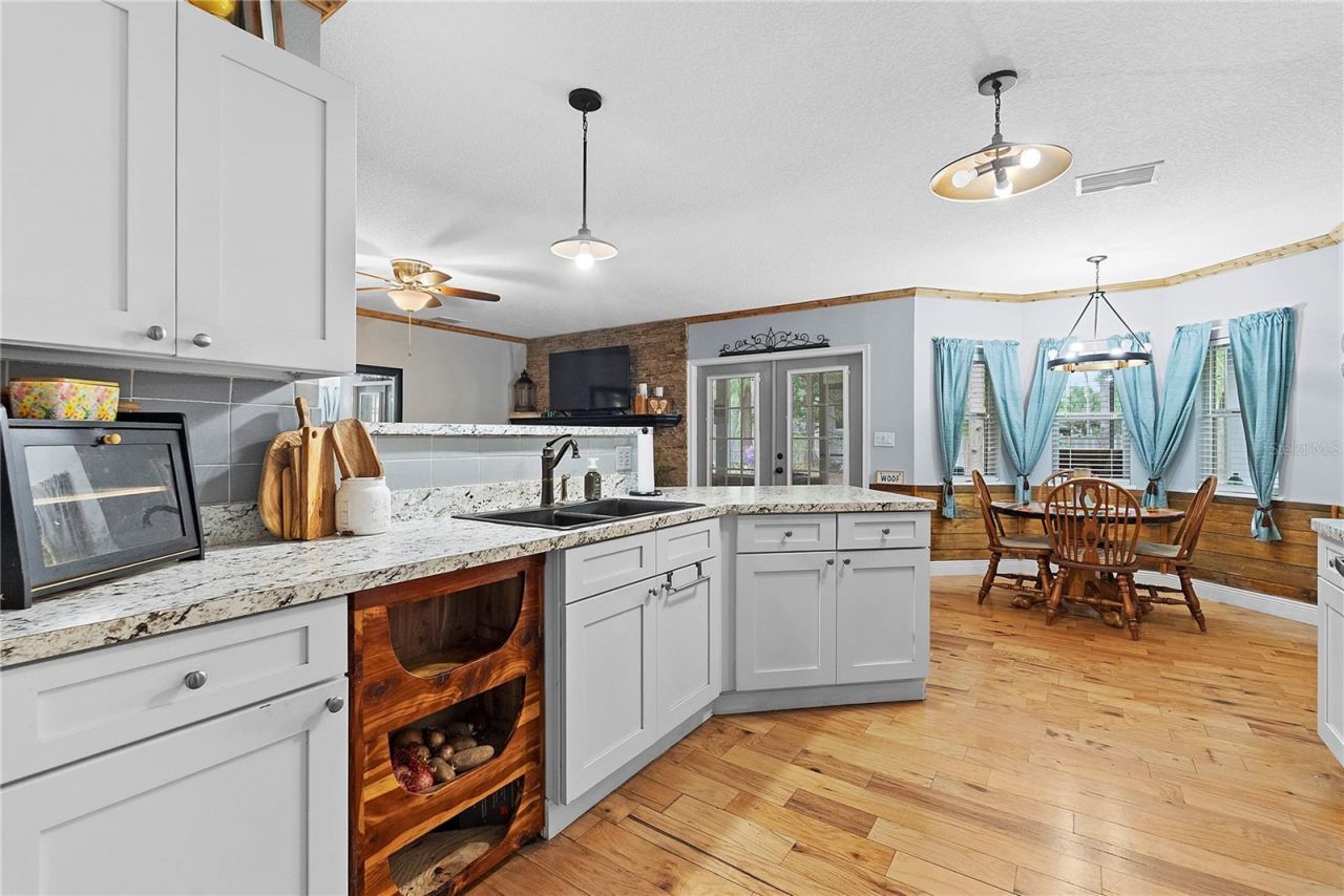 443 N High Street , Lake Helen, FL 32744 Photo