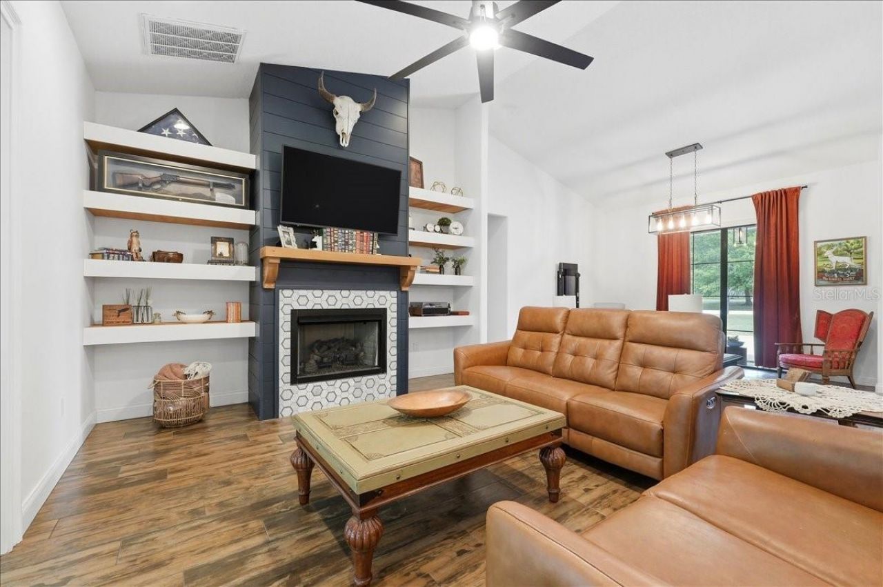 6422 Forestwood Drive W, Lakeland, FL 33811 Photo