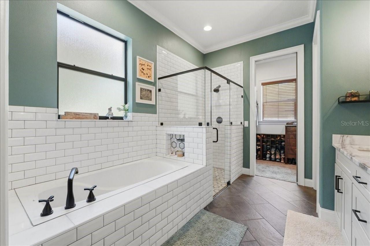 6422 Forestwood Drive W, Lakeland, FL 33811 Photo