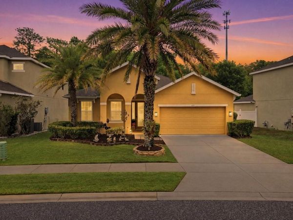 877 HARING LANE , MOUNT DORA, FL 32757