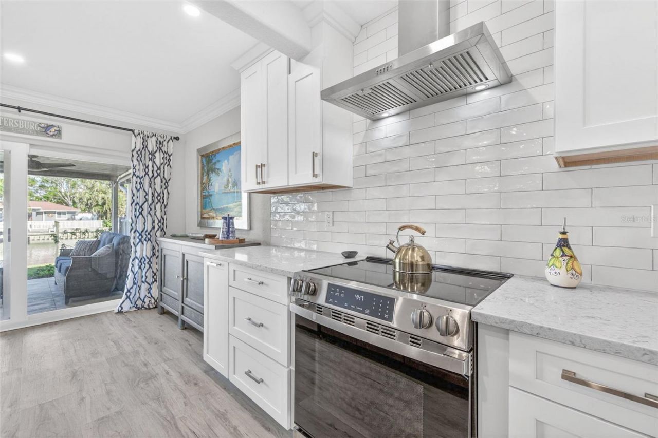 6747 Cape Hatteras Way Ne, Unit 3, Saint Petersburg, FL 33702 Photo