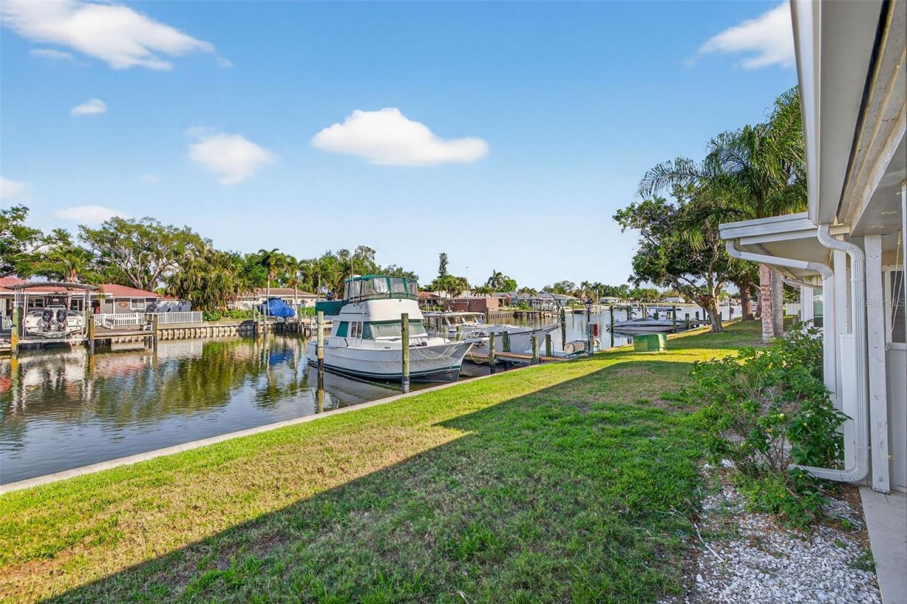 6747 Cape Hatteras Way Ne, Unit 3, Saint Petersburg, FL 33702 Photo