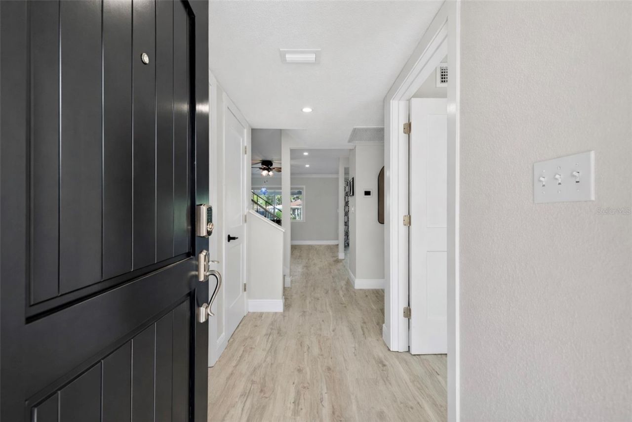 6747 Cape Hatteras Way Ne, Unit 3, Saint Petersburg, FL 33702 Photo