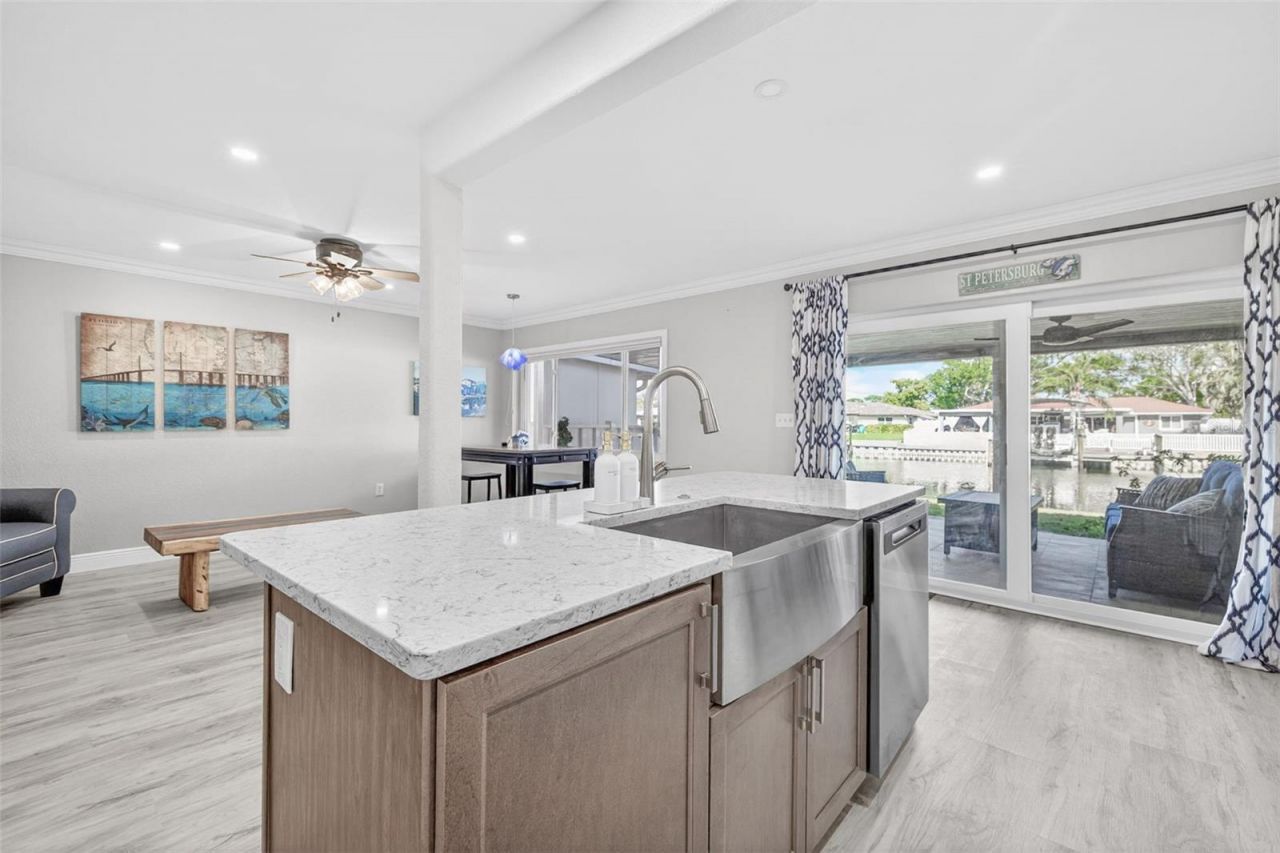 6747 Cape Hatteras Way Ne, Unit 3, Saint Petersburg, FL 33702 Photo