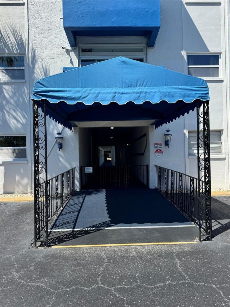 350 79th Avenue N, Unit 330, Saint Petersburg, FL 33702 Photo