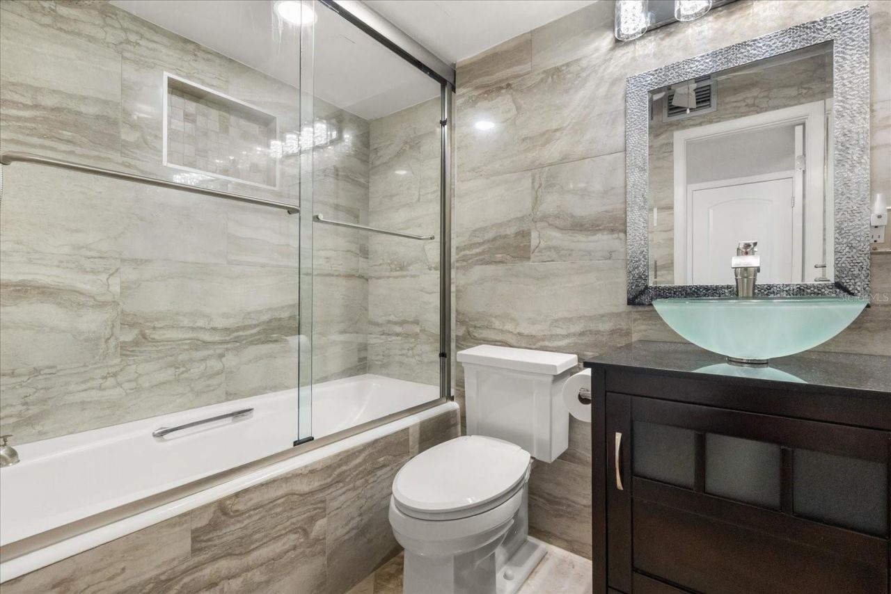 450 S Gulfview Boulevard, Unit 802, Clearwater Beach, FL 33767 Photo