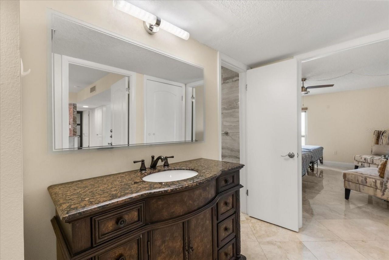 450 S Gulfview Boulevard, Unit 802, Clearwater Beach, FL 33767 Photo