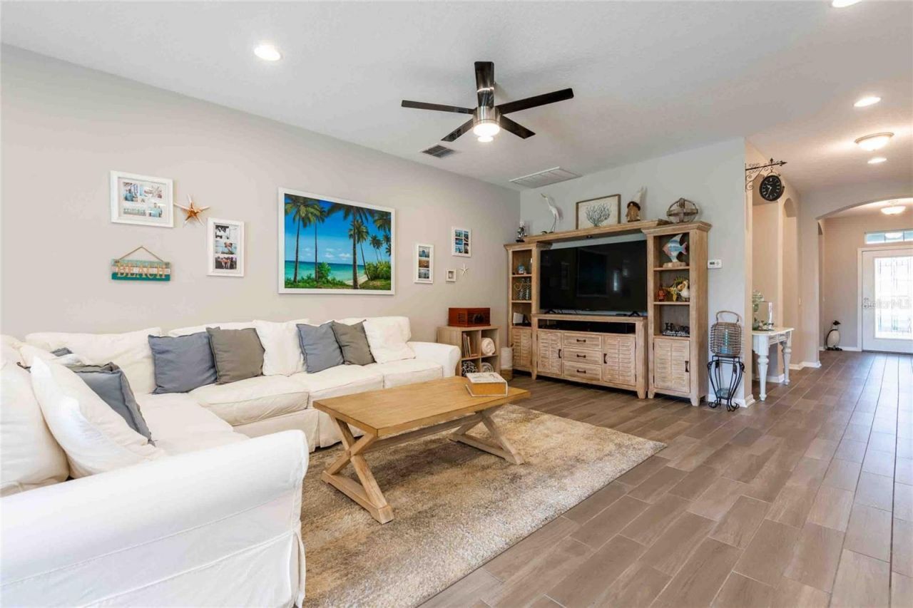 8306 Bluevine Sky Drive, Land O Lakes, FL 34637 Photo